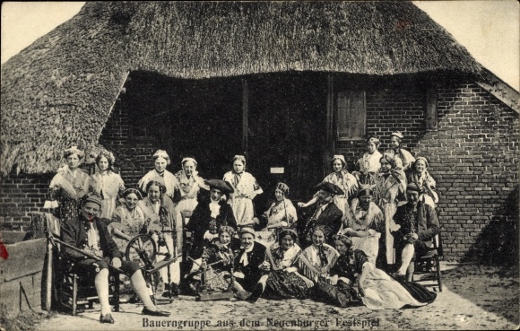 PC Neuenburg Zetel in Oldenburg Friesland, Neuchâtel Festival, peasant group, costume, spinning wheel