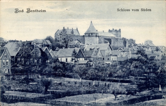 Ak Bad Bentheim in Niedersachsen, Blick auf Schloss, Vorstadt mit Häusern, ländliche Umgebung