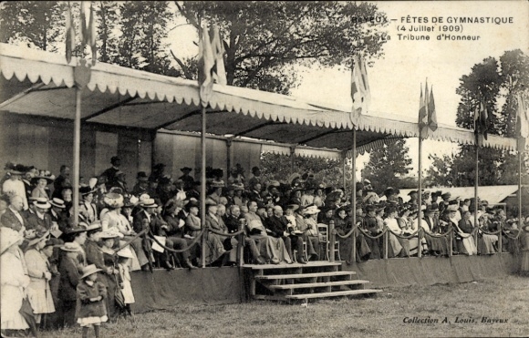 CPA Bayeux Calvados, Fetes de Gymnastique, 1909, Tribune d'Honneur