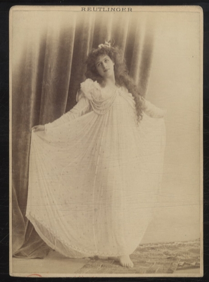 Cabinet photo young woman in empire dress