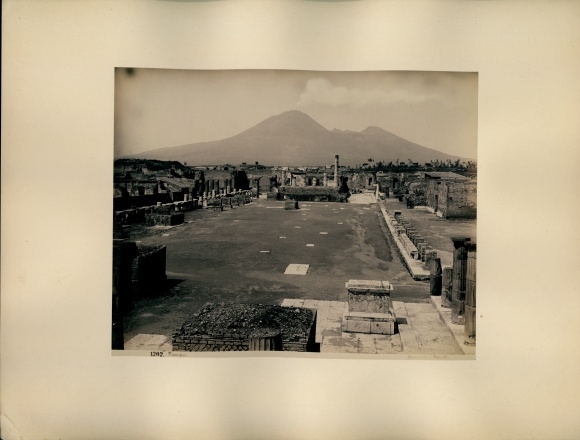 Photo around 1880, Pompei Campania, ruins of buildings