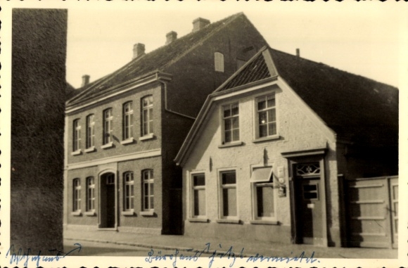 Photo Postcard Aurich in East Frisia, houses Lilienstraße 3-5, office building, residential building