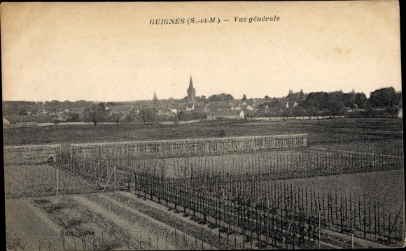 Ak Guignes Seine et Marne, vue générale, les champs