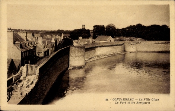 Postcard Concarneau Finistère, La Ville Close, Le Port, les Remparts