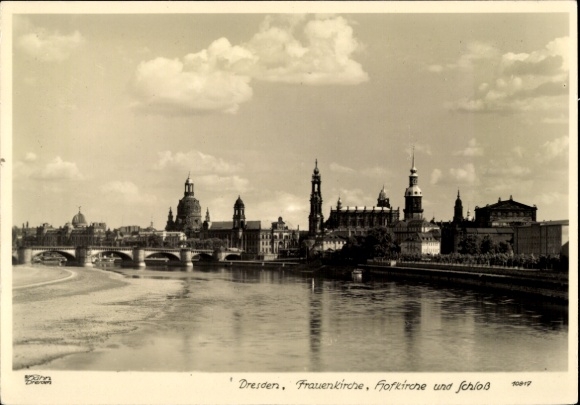 Postcard Dresden Old Town, Frauenkirche, Hofkirche, Castle, Elbe, Architecture