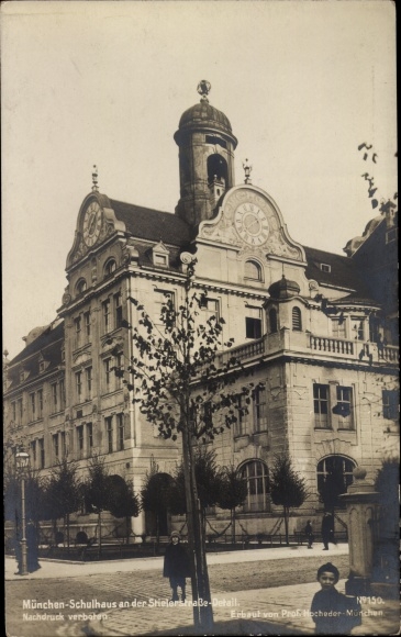 Postcard Ludwigsvorstadt Isarvorstadt Munich, school building, Stielerstrasse, Arch. Prof. Hocheder