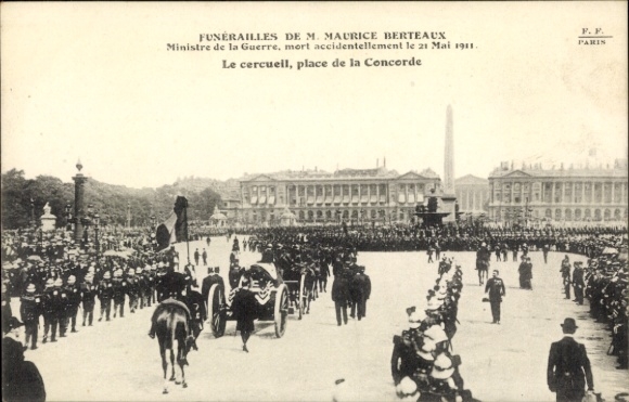 Ak Chatou Yvelines, Nationales Begräbnis von Herrn Berteaux, Kriegsminister, Place