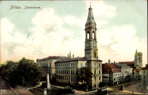 Ak Zittau in Sachsen,  Johanneum, Uhrturm, Bäume, Straßenansicht