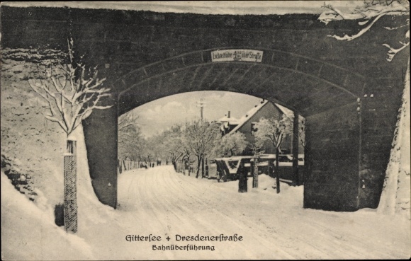 Postcard Dresden Gittersee, Dresdener Straße, railway overpass in winter, snow