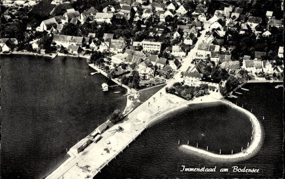 Ak Immenstaad am Bodensee, Luftaufnahme von Immenstaad, Bodensee, Häuser, Hafenansicht, Uferprome