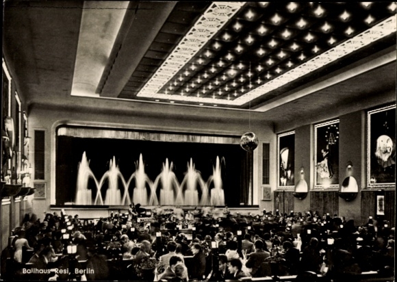 Postcard Berlin Neukölln, Hasenheide, Ballhaus Resi, interior view