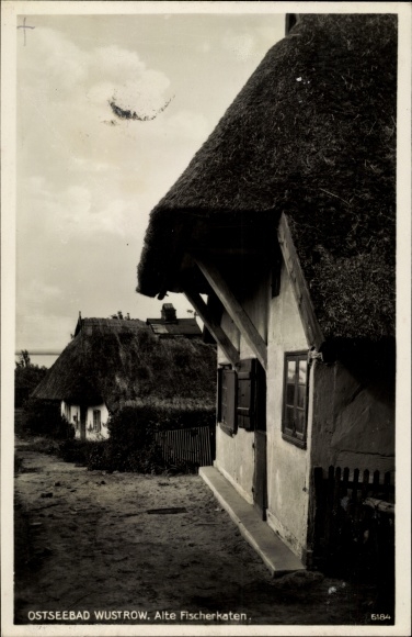 Postcard Wustrow, old fishing cottages