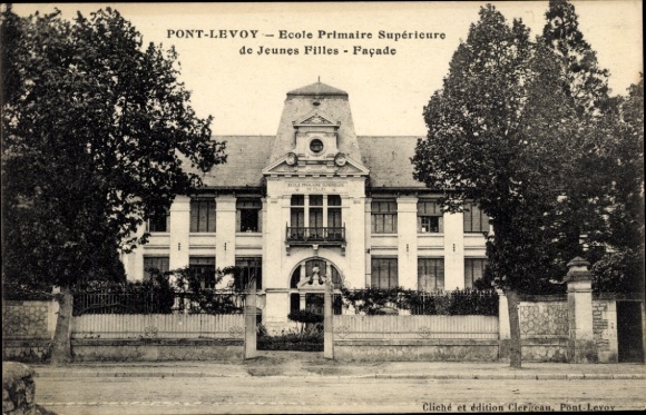Postcard Pontlevoy Loir et Cher, Ecole Primaire Superieure de Jeunes Filles, Facade