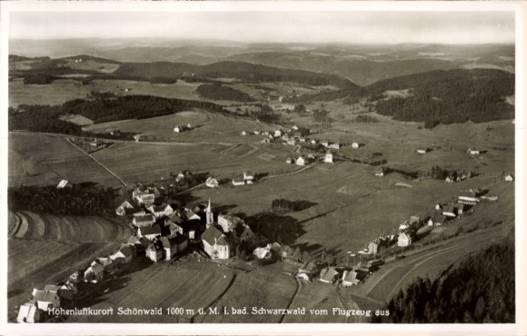 Ak Schönwald im Schwarzwald, Luftaufnahme, Dorfansicht, Schwarzwald, Höhenluftkurort, Flugzeugauf