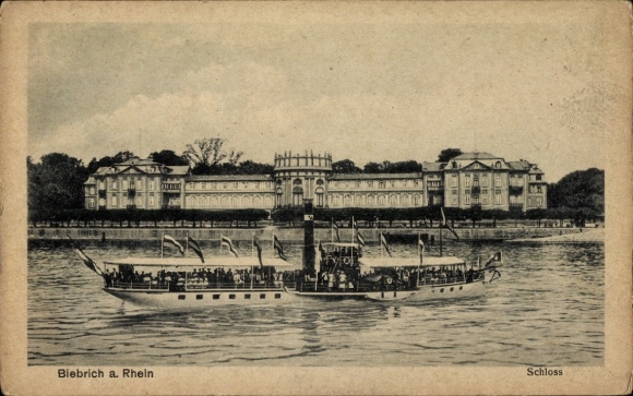 Ak Biebrich am Rhein Wiesbaden, Schiff auf dem Rhein, Schloss Biebrich im Hintergrund,  