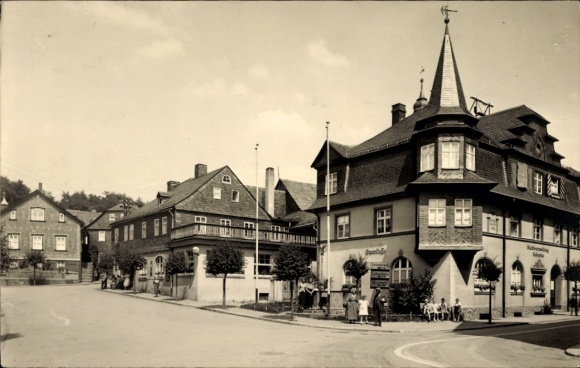 Photo Postcard Lehesten in the Thuringian Forest, street view, building