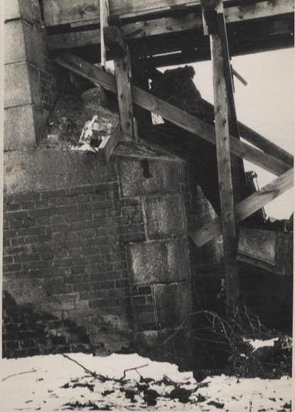 Original photo Berlin Neukölln, destroyed Britzer Bridge over the Teltow Canal, 1945/46