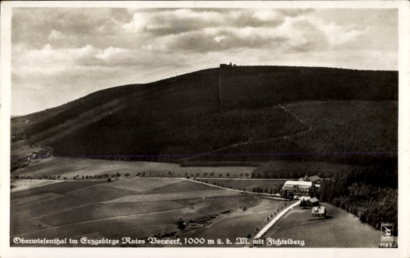 Ak Oberwiesenthal im Erzgebirge, Aussicht auf  Erzgebirge, Rotes Vorwerk, Fichtelberg