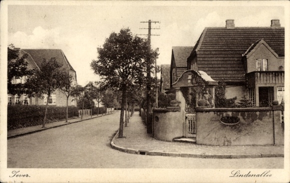Postcard Jever in Oldenburg Friesland, Lindenallee