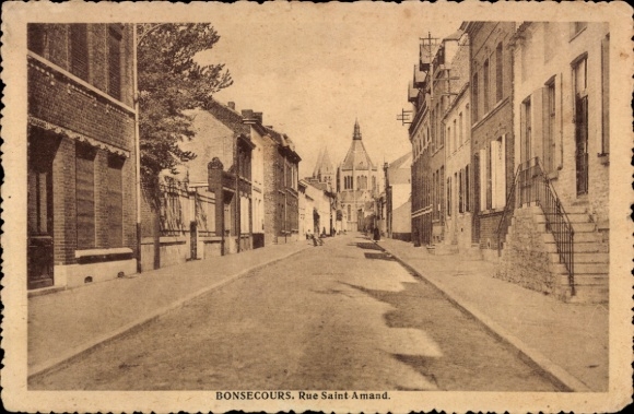 Postcard Bon Secours Bonsecours Péruwelz Hainaut, Rue Saint Amand, building, church in the background