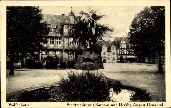Ak Wolfenbüttel in Nedersaksen, stadsmarkt met stadhuis en monument van de hertog van Augustus