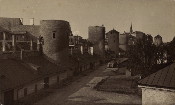 Zdjęcie KP Tallinn Reval Estonia, częściowy widok, wieże murów miejskich, czołg, listopad 1924 r.