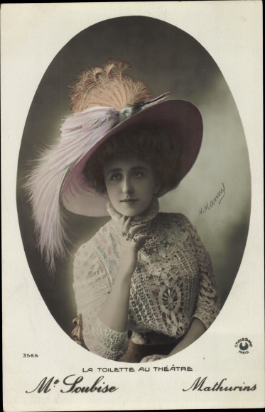 Postcard actress Soubise, portrait with hat, Mathurins