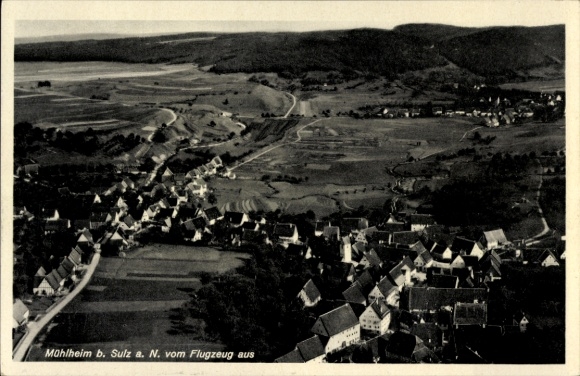 Ak Mühlheim Sulz am Neckar, Luftaufnahme von Mühlheim, zahlreiche Häuser und Landschaft