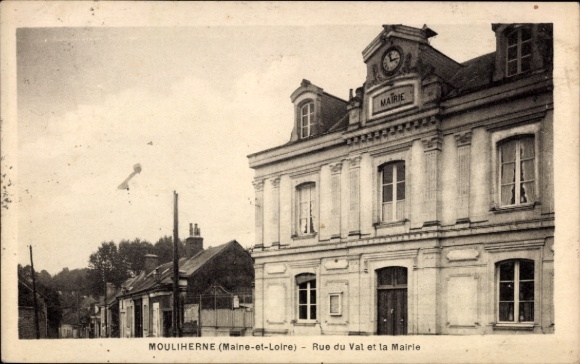 Postcard Mouliherne Maine-et-Loire, Mairie, Rue du Val, building with clock, architecture