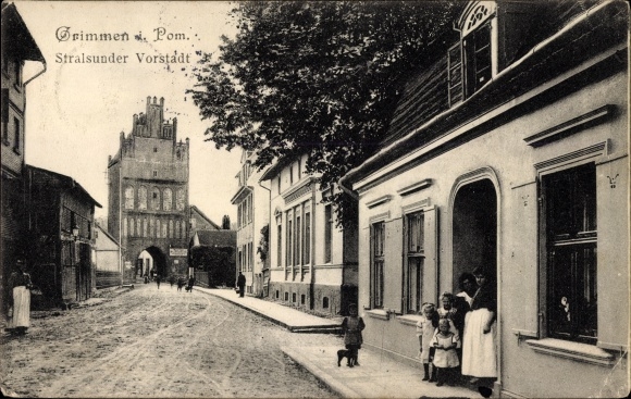 Briefkaart Grimmen in West-Pommeren, voorstad Stralsund, poort, ingezetenen