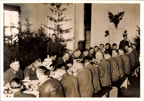 Postcard Heinrich Hoffmann, Hitler spends the Christmas holidays with German soldiers, Dec 1939