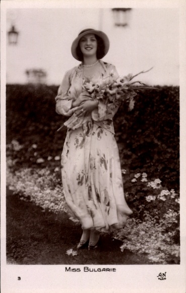 Photo Postcard Miss Bulgaria, portrait in floral dress