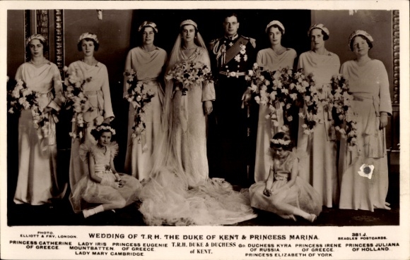 Postcard Duke of Kent, Princess Marina, Wedding, Princess Juliana of the Netherlands, Kyra of Russia