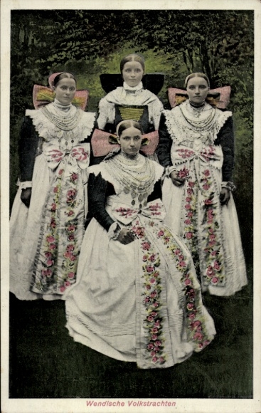 Postcard Wendish folk costumes, four young women