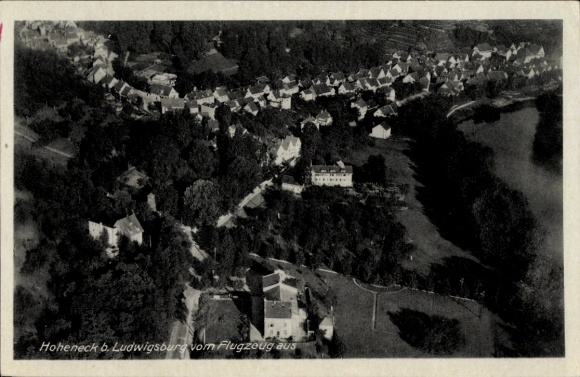 Ak Hoheneck Ludwigsburg in Württemberg, Luftaufnahme von Hoheneck, Häuser, Landschaft, keine Pers