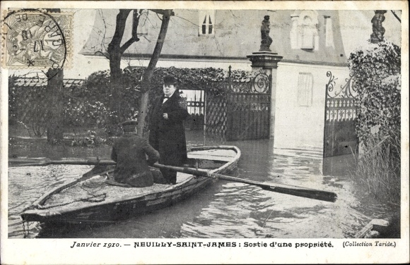 Ak Neuilly sur Seine Hauts de Seine, Sortie d'une propriété, Überschwemmung, Januar 1910