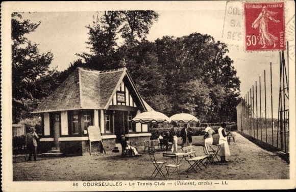 Ak Courseulles sur Mer Calvados, Tennis-Club, Gebäude, Tennisplätze, Stühle, Bäume
