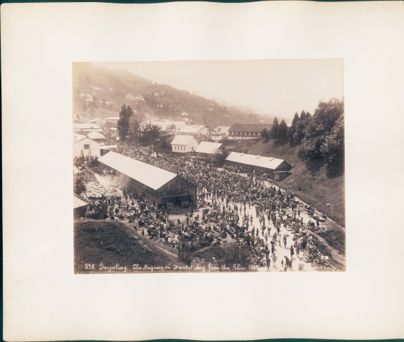 Photo Darjeling India, landscape, market seen from the police station