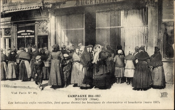 Postcard Noyon-Oise, The Inhabitants Finally Supplied, 1917