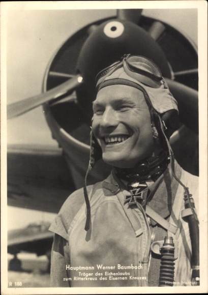 Ak Ritterkreuzträger Hauptmann Werner Baumbach, Portrait, Luftwaffe, Junkers Ju 88