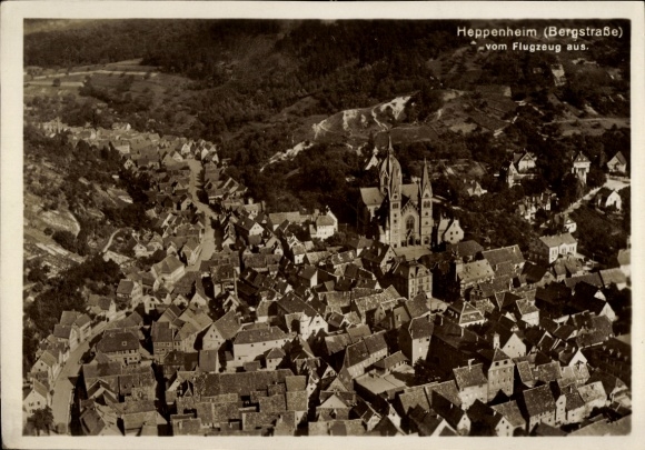 Ak Heppenheim an der Bergstraße, Luftaufnahme von   Altstadt, Kirchengebäude
