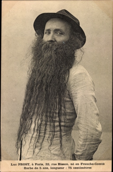 Postcard Luc Prost, bard de 5 ans, longueur 75 centimetres, bearded man