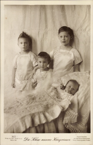 Ak Erbprinz Wilhelm, Louis Ferdinand, Hubertus, Friedrich, Söhne des Kronprinzenpaares