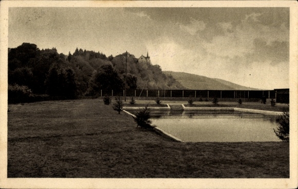 Postcard Uhlstädt Kirchhasel an der Saale, outdoor pool with Weissenburg Castle