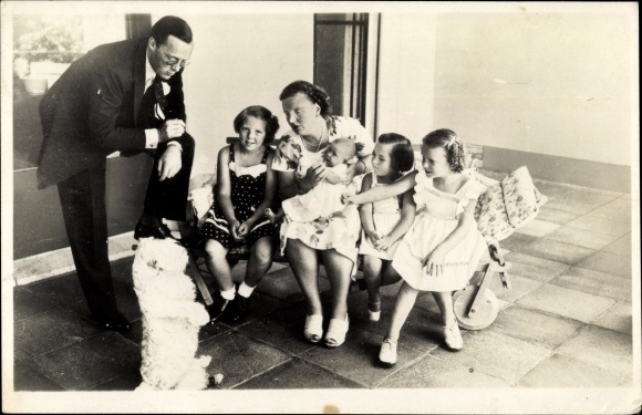 Postcard Queen Juliana of the Netherlands, Prince Bernhard, Princesses Beatrix, Irene, Margriet, Christina