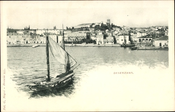 Ak Desenzano del Garda Lombardia, Blick auf die Stadt, Segelschiff