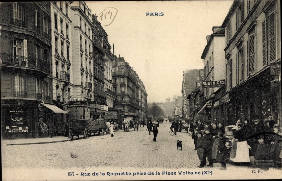 Postcard Paris XI, Rue de la Roquette taken from Place Voltaire