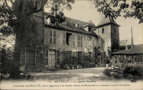 Ak Gentilly Val de Marne, Haus mit Fensterläden, umgebend von Bäumen,  Architektur