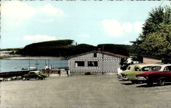 KP Driedorf w Westerwald, Krombachtalsperre, kemping. Łodzie, samochody