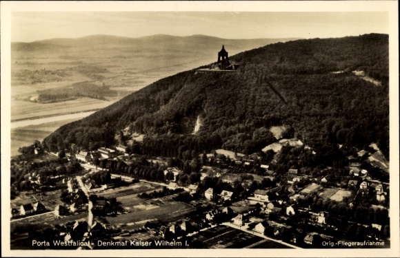 Ak Porta Westfalica, Fliegeraufnahme, Kaiser Wilhelm I. Denkmal